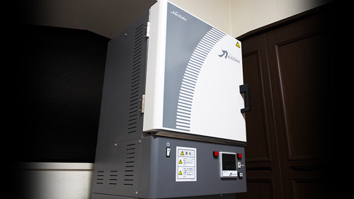 シンタリングファーネス F-1（クラレノリタケデンタル社）